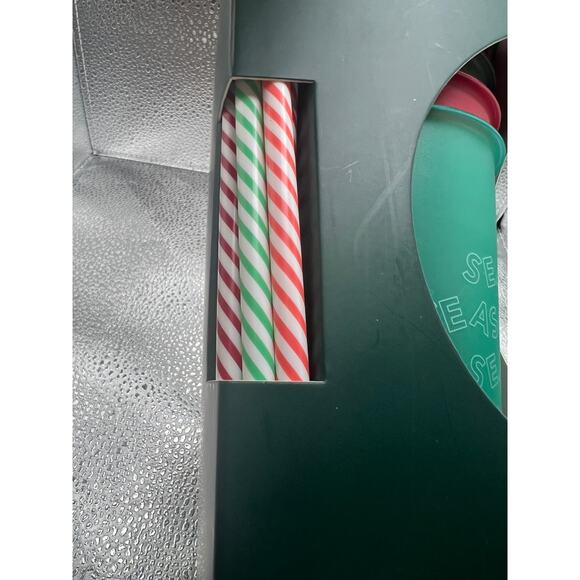Starbucks Reusable Cold cups - 5 cups 24 oz‎ each w lids/ straws  Christmas NIB - Picture 3 of 5